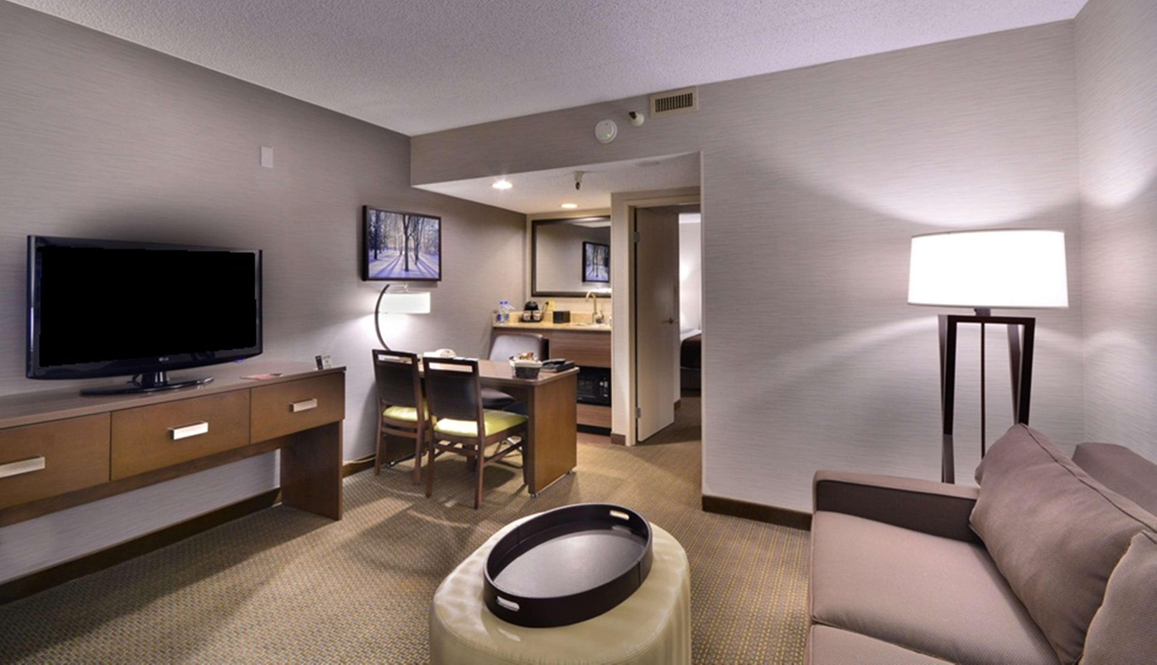 Embassy Suites By Hilton Denver Central Park Room photo